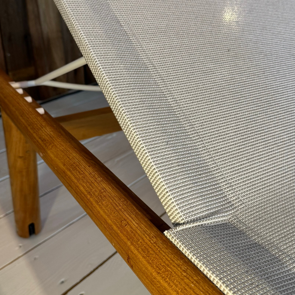 Bain de soleil PEVERO & table basse